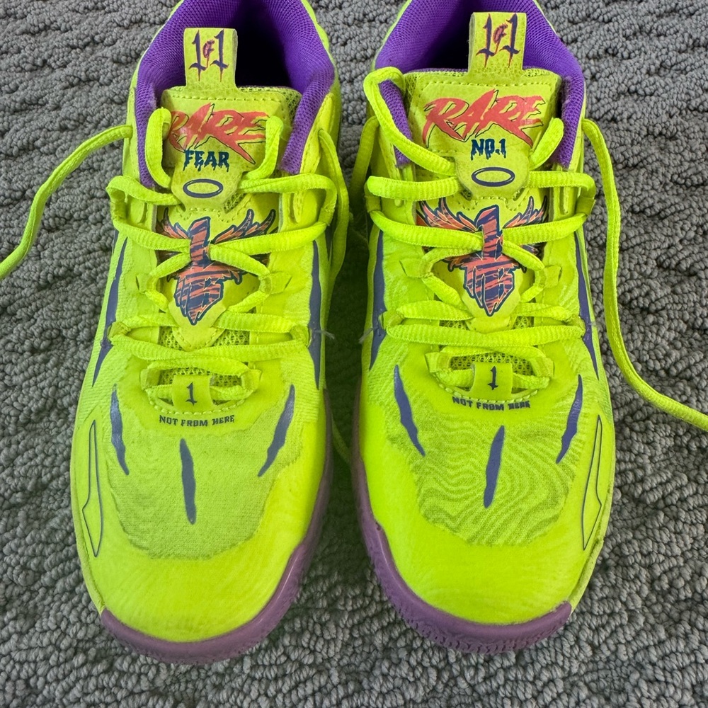 Puma Kids
x Lamelo Ball MB.O3 "Yellow" sneakers - size 3